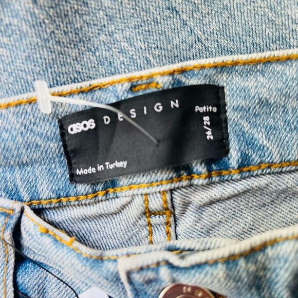 New with tags ASOS DESIGN High Waist Slim Fit Mom Jeans size Petite 26/28. - Picture 11 of 11